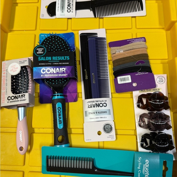 Conair  Hairbrush and hair tie bundle - Picture 4 of 4